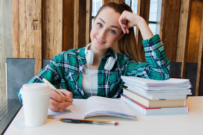 Ventajas de estudiar cursos de ESO para adultos con Campus Training